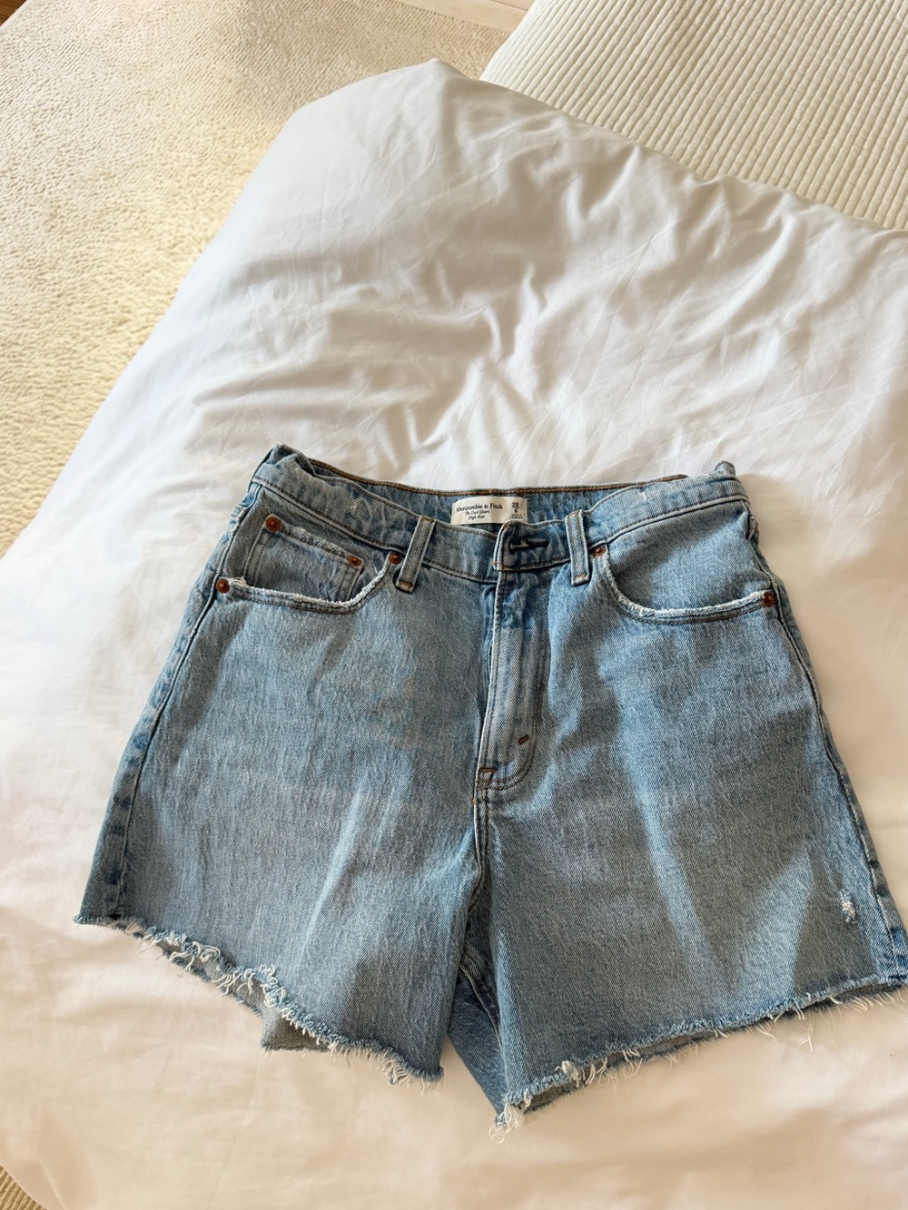 Abercrombie & Fitch Dad Short High Rise Light Wash Denim Cutoff Shorts
